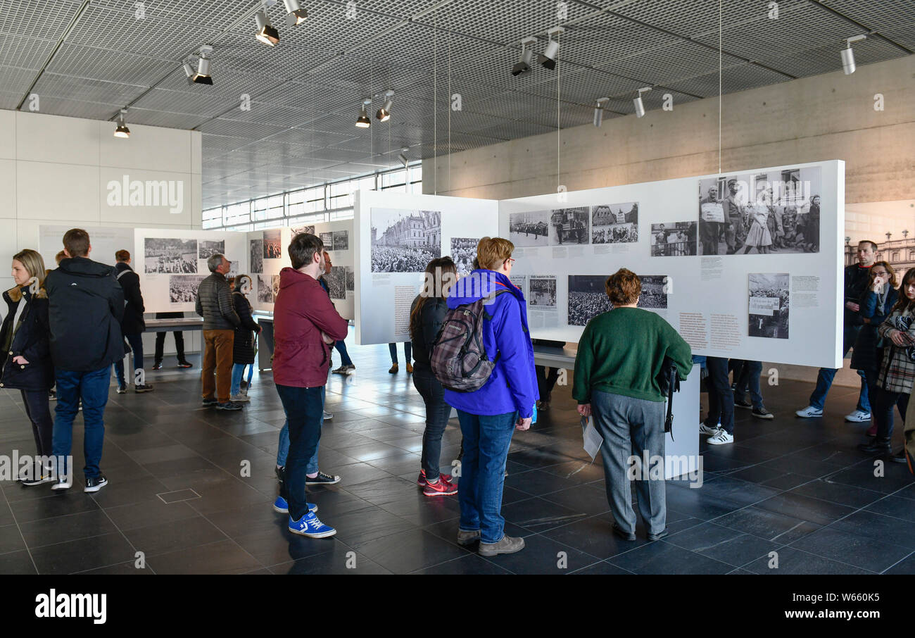 Ausstellung, Topographie des terrori, Niederkirchnerstrasse, Kreuzberg di Berlino, Deutschland Foto Stock