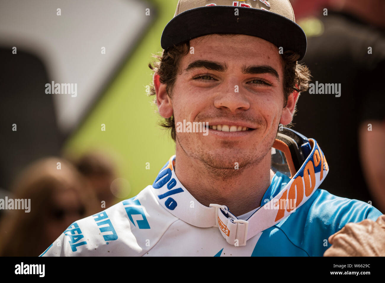 Luglio 12, 2015 - Les Deux Alpes, Francia. Discesa con la Mountain Bike Racer Loic Bruni Foto Stock