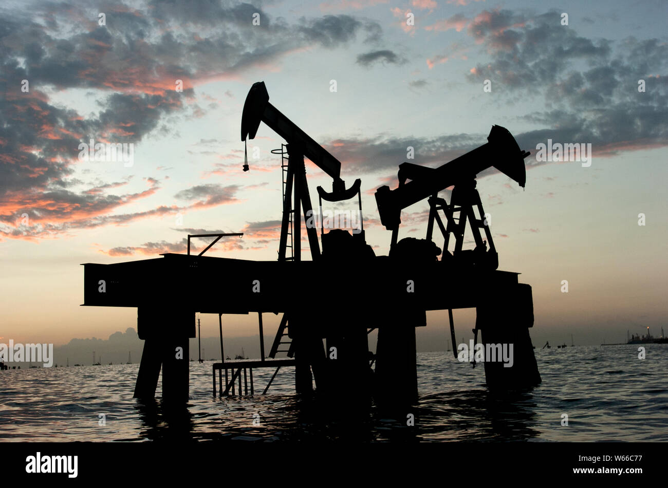 Gli impianti petroliferi nel lago di Maracaibo, Venezuela, 13 gennaio 2007. Foto Stock