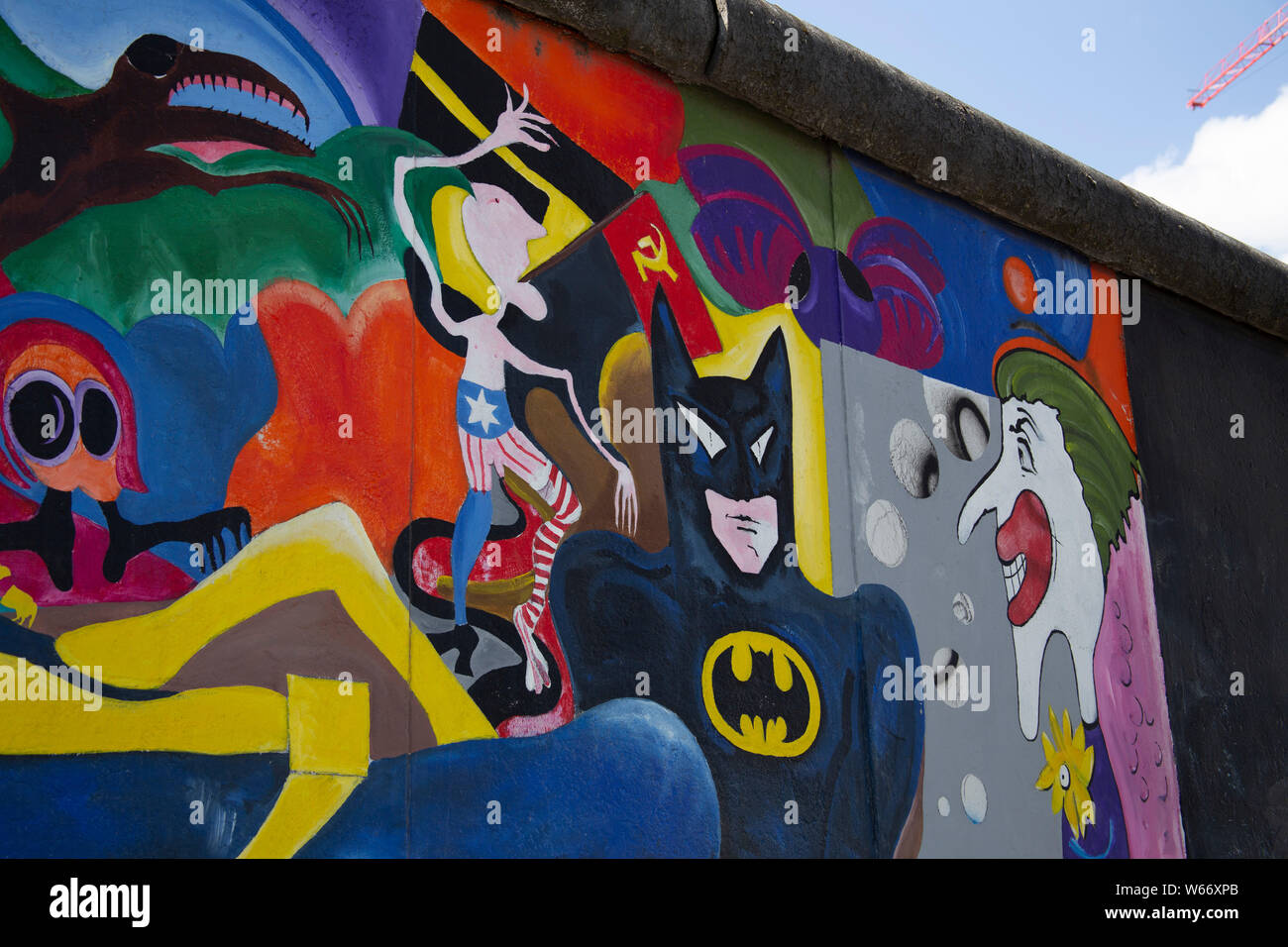 La restante sezione del muro di Berlino, con graffiti Foto Stock