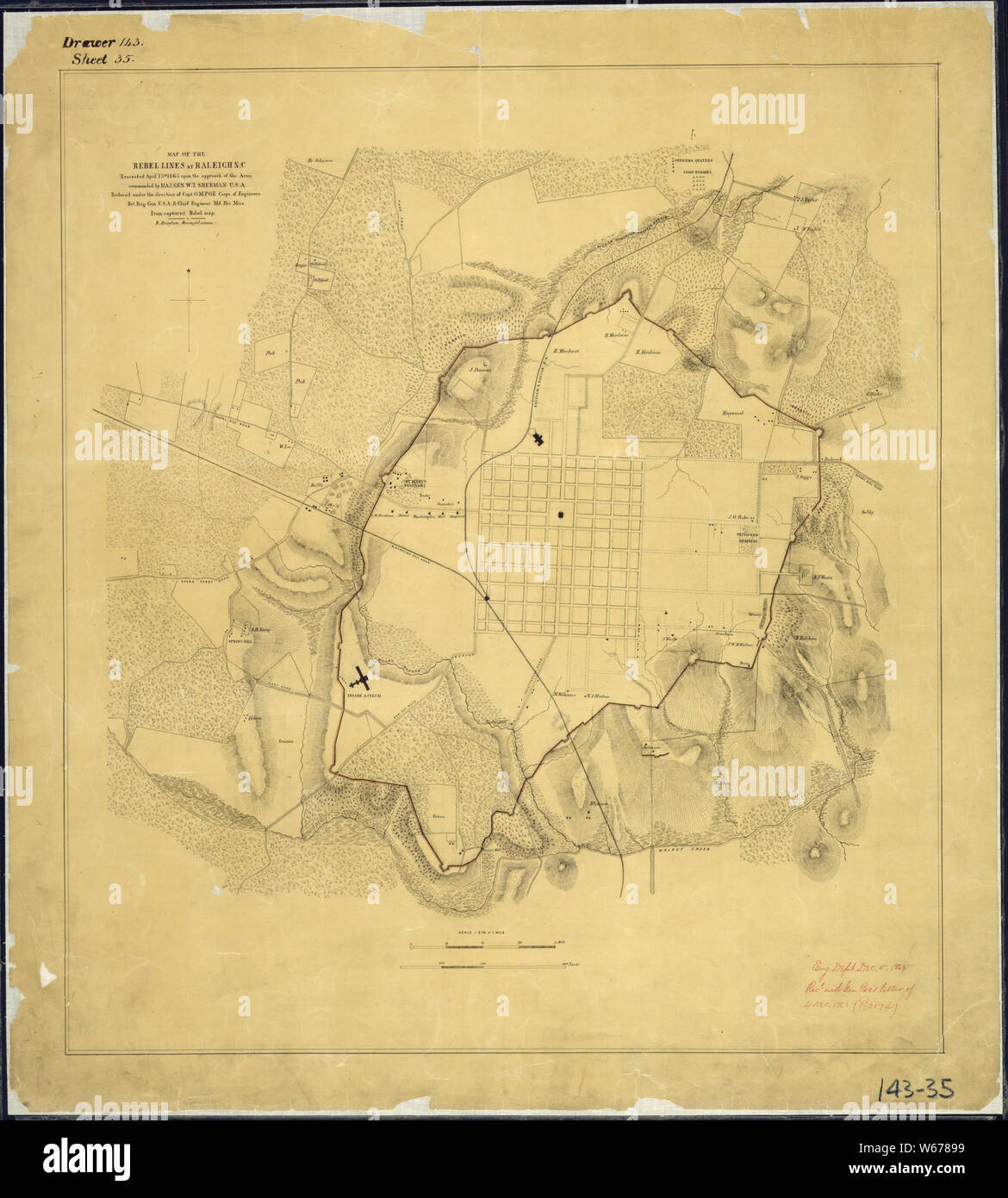 Mappa delle linee dei ribelli a Raleigh, North Carolina, evacuato Aprile 13th, 1865, sull'approccio dell'esercito comandato dal magg. Gen. W. T. Sherman, U.S.A. Ridotto sotto la direzione di Capt. O. M. Poe, Corpo degli Ingegneri, Bvt. Brig. Gen., U.S.A. & Chief Engineer, Mil. Div. Kaštela Da ribelli catturati mappa. B. Drayton, disegnatore. Foto Stock
