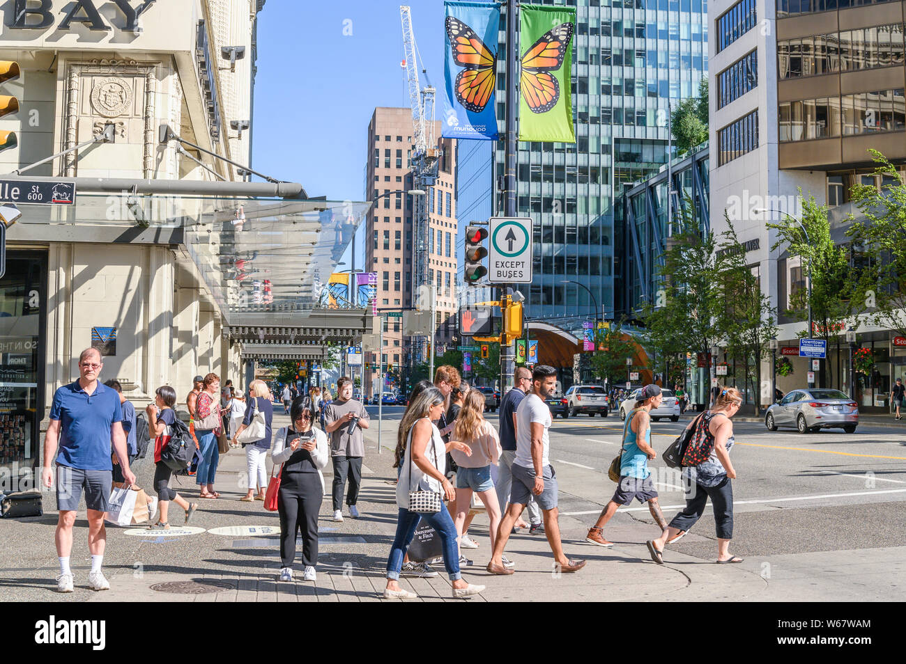 W. Georgia - Granville strade, Vancouver, British Columbia, Canada Foto Stock