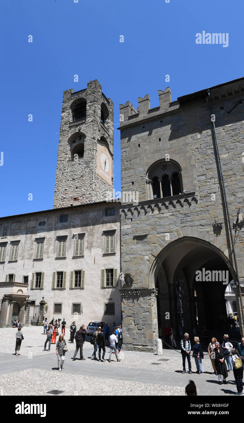 Il Campanile nella città alta di Bergamo, Lombardia, Italia Foto Stock