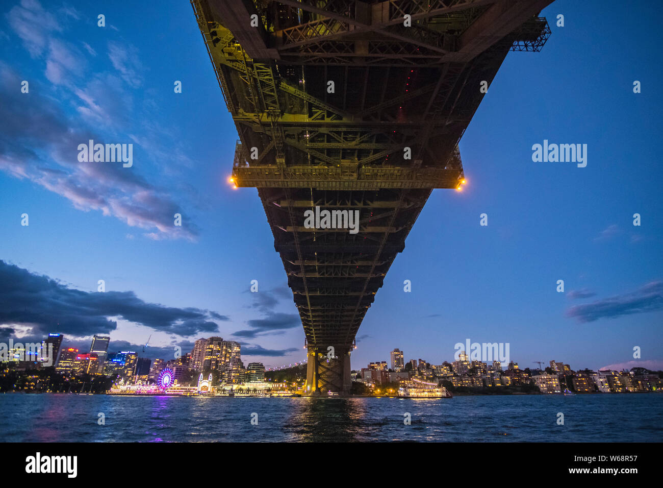 Il Ponte del Porto di Sydney è un patrimonio di acciaio elencati attraverso il ponte di arco attraverso il porto di Sydney che porta rampa, vehicular, Bicicletta e Pedonale t Foto Stock