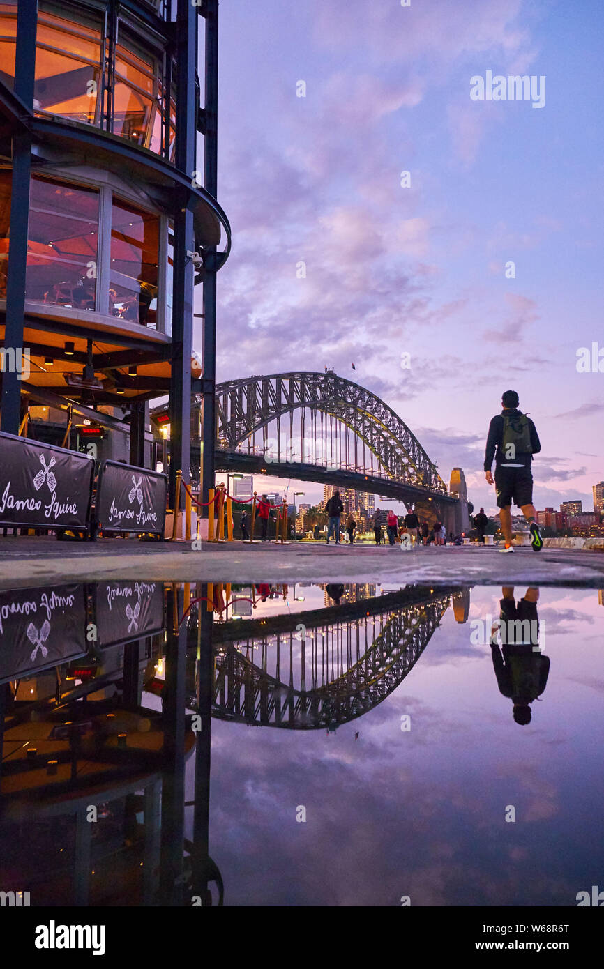 Il Ponte del Porto di Sydney è un patrimonio di acciaio elencati attraverso il ponte di arco attraverso il porto di Sydney che porta rampa, vehicular, Bicicletta e Pedonale. Foto Stock