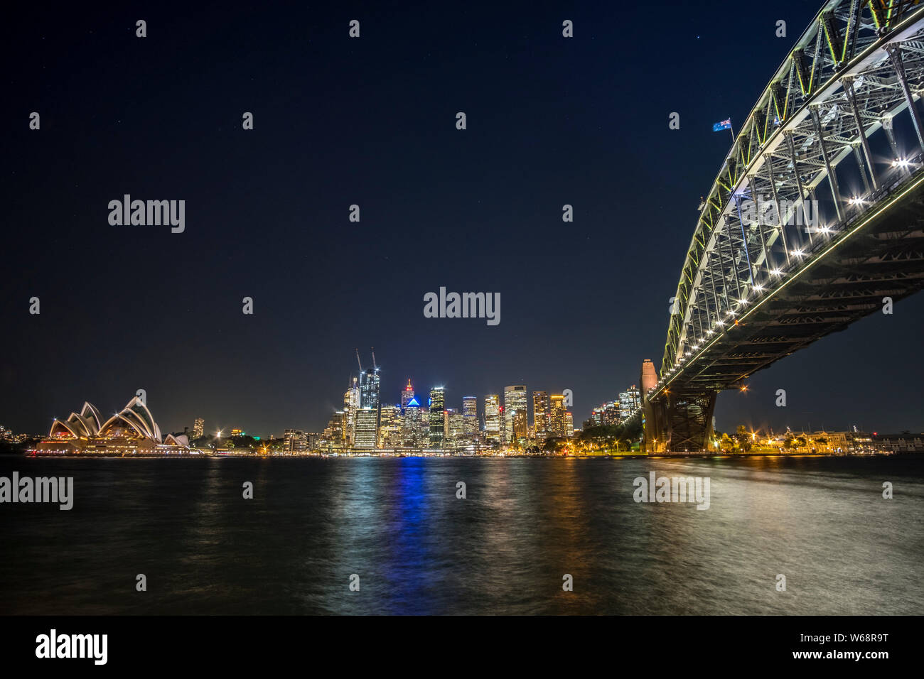 Il Ponte del Porto di Sydney è un patrimonio di acciaio elencati attraverso il ponte di arco attraverso il porto di Sydney che porta rampa, vehicular, Bicicletta e Pedonale. Foto Stock