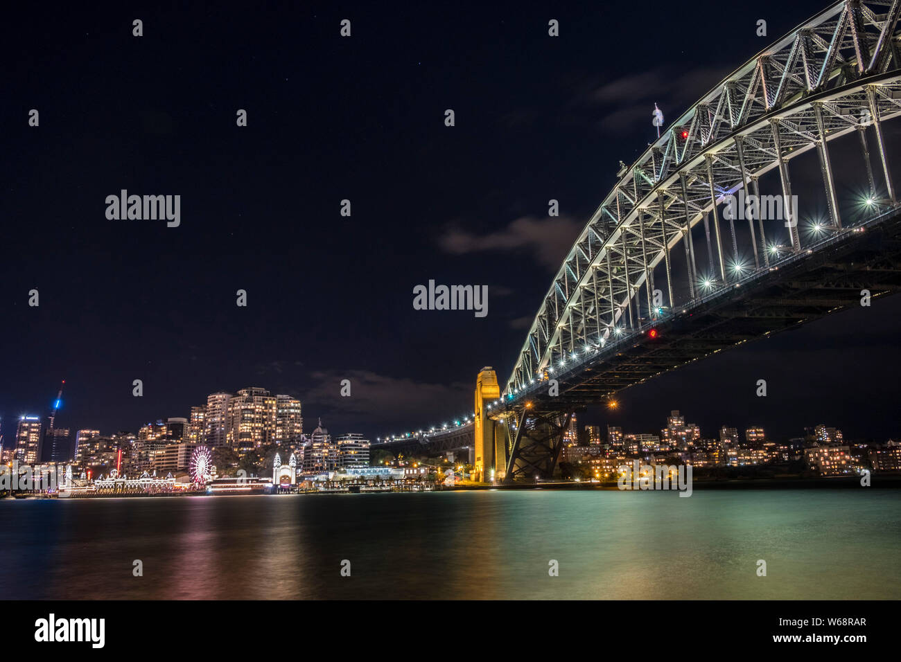 Il Ponte del Porto di Sydney è un patrimonio di acciaio elencati attraverso il ponte di arco attraverso il porto di Sydney che porta rampa, vehicular, Bicicletta e Pedonale t Foto Stock