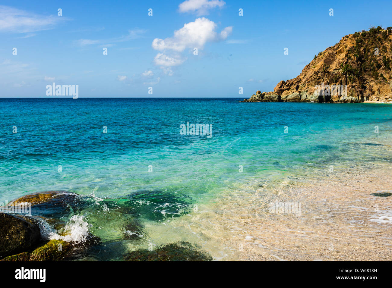 Foto di viaggio di San Barth, isola dei Caraibi. La famosa spiaggia di Shell, in St. Barth's (St. Bart) Caraibi. Foto Stock
