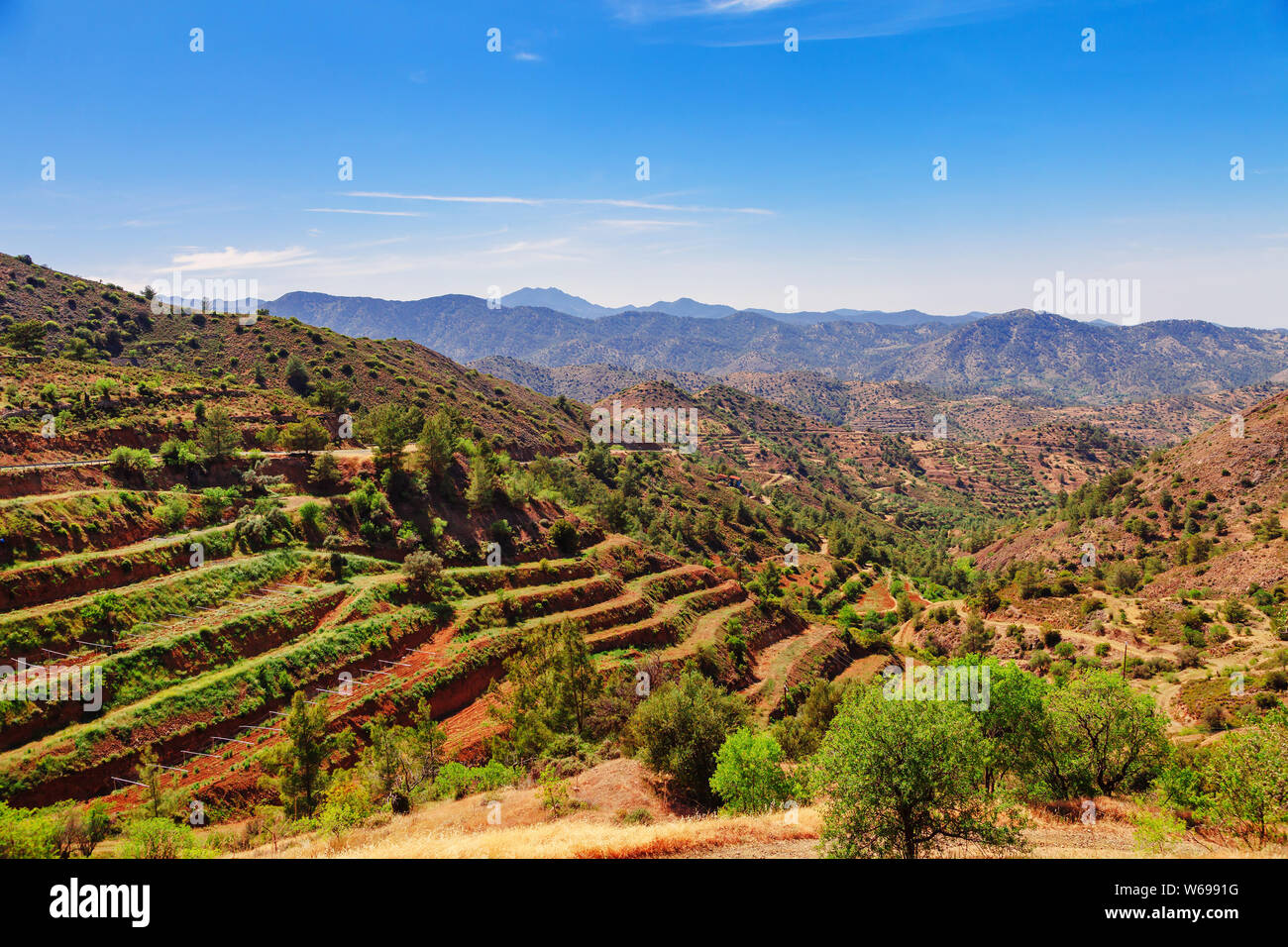 Vista panoramica Vicino di Kato Lefkara - è il più famoso villaggio nei Monti Troodos. Distretto di Limassol, Cipro, Mare Mediterraneo. Terra di montagna Foto Stock