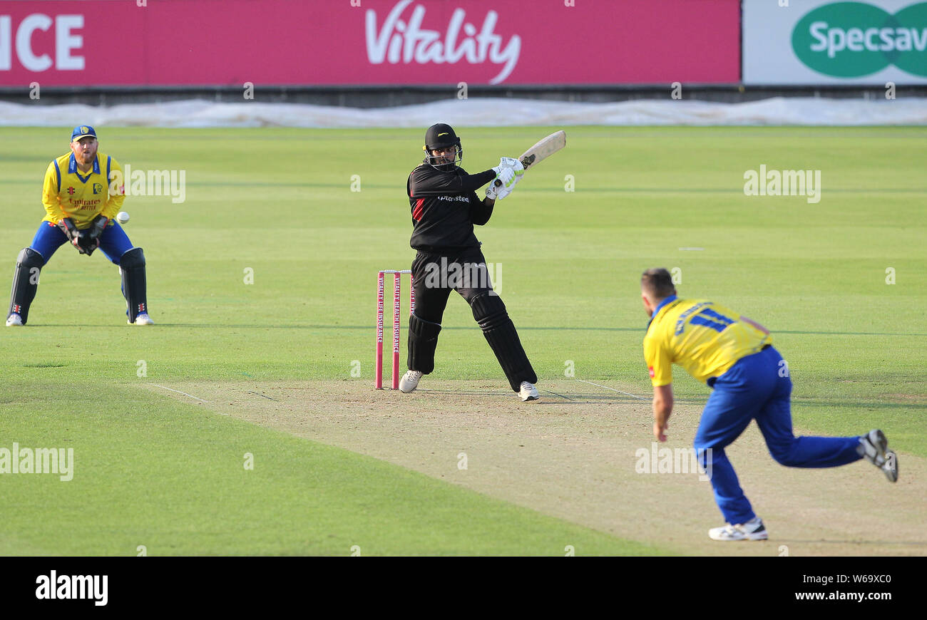 CHESTER LE STREET, Inghilterra 31 luglio Aadil Ali di Leicester Volpi hits out againstNathan Rimmington di Durham durante la vitalità T20 Blast match tra Durham County Cricket Club e Leicester Volpi a Emirates Riverside, Chester le street mercoledì 31 luglio 2019. (Credit: Mark Fletcher | MI News) Credito: MI News & Sport /Alamy Live News Foto Stock