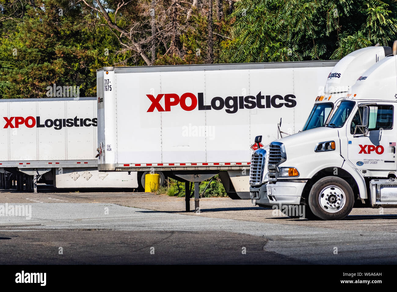 Luglio 31, 2019 San Jose / CA / STATI UNITI D'AMERICA - XPO Logistica il punto di distribuzione in San Francisco Bay; XPO Logistica, Inc. è una delle dieci principali fornitori di t Foto Stock