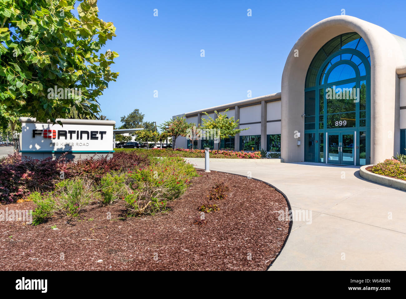 Luglio 31, 2019 Sunnyvale / CA / STATI UNITI D'AMERICA - Fortinet sede nella Silicon Valley; Fortinet Inc. è una società americana che sviluppa e commercializza cybersec Foto Stock