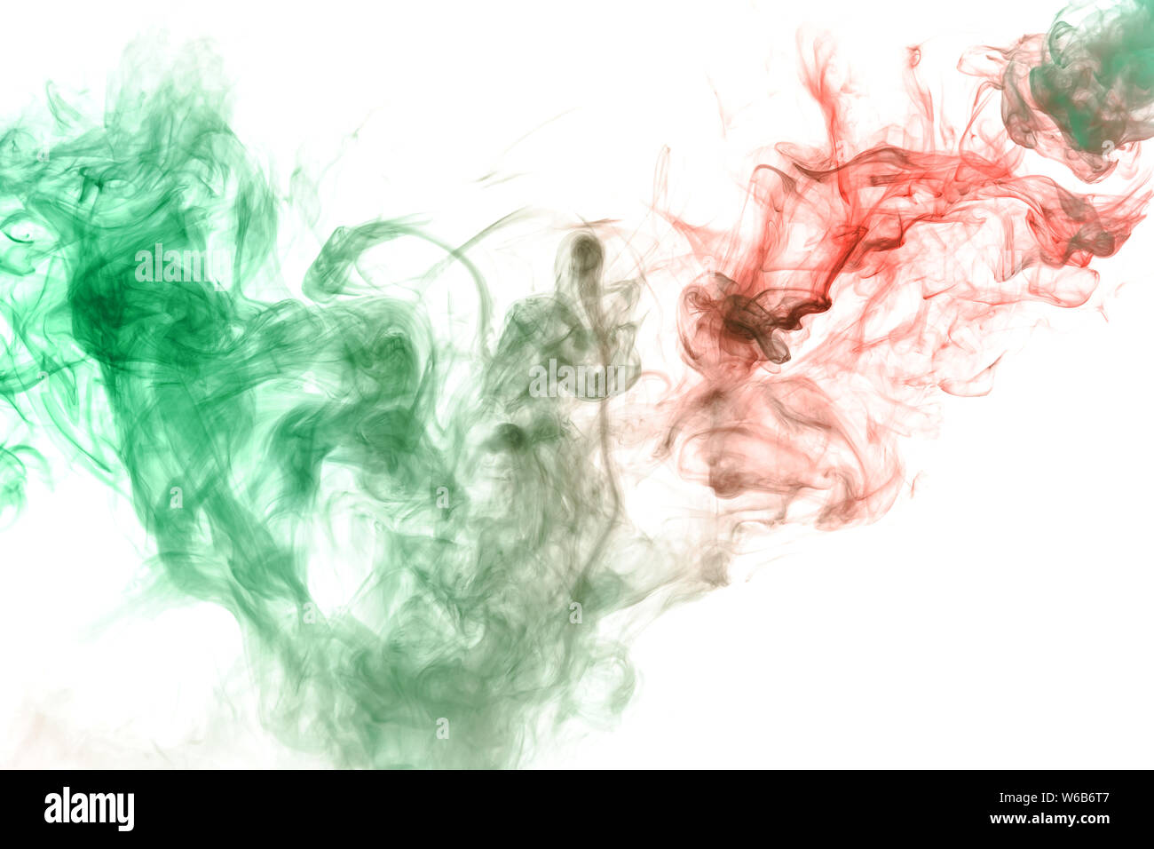 Una nuvola di fumo in stile Cinese con verde e di colore rosso su sfondo bianco. Stampa per t-shirt. Inchiostro tossico. Foto Stock