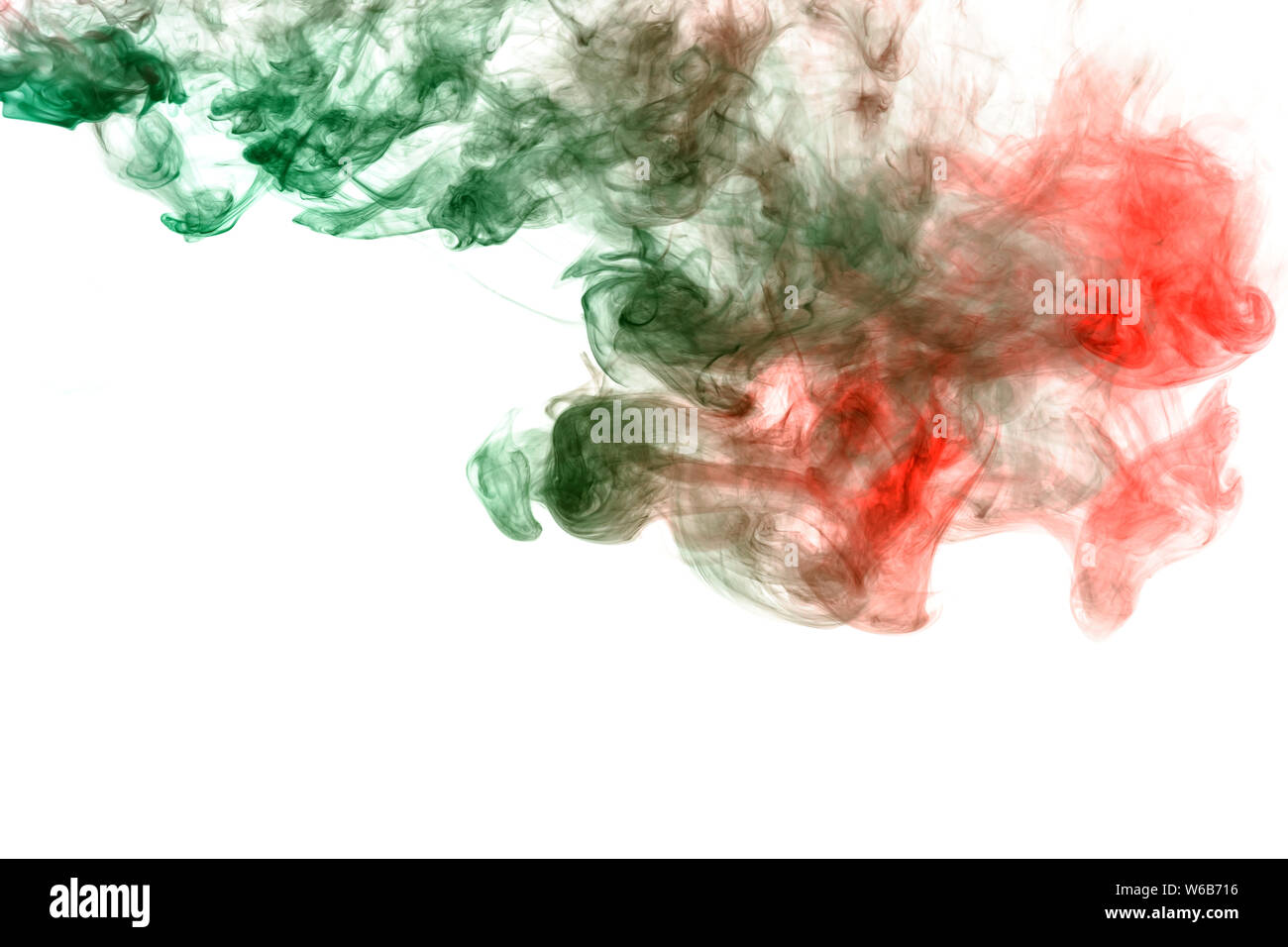 Una nuvola di fumo in stile Cinese con verde e di colore rosso su sfondo bianco. Stampa per t-shirt. Inchiostro tossico. Foto Stock