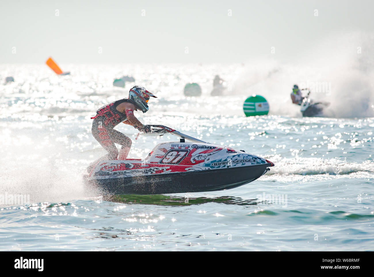 Pattaya, Tailandia - 9 Dicembre 2017: Hideyuki Kurahashi dal Giappone gareggiando nella Pro Ski GP Classe del Jet Ski World Cup a Jomtie Foto Stock