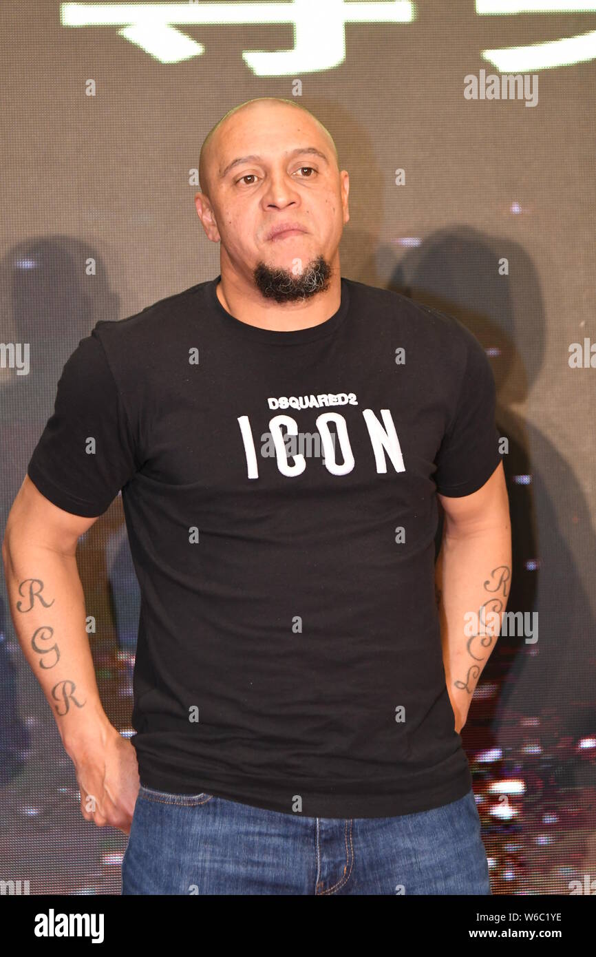 Brasiliano ex calciatore Roberto Carlos partecipa ad un evento di beneficenza in Cina a Shanghai, 21 maggio 2018. Foto Stock