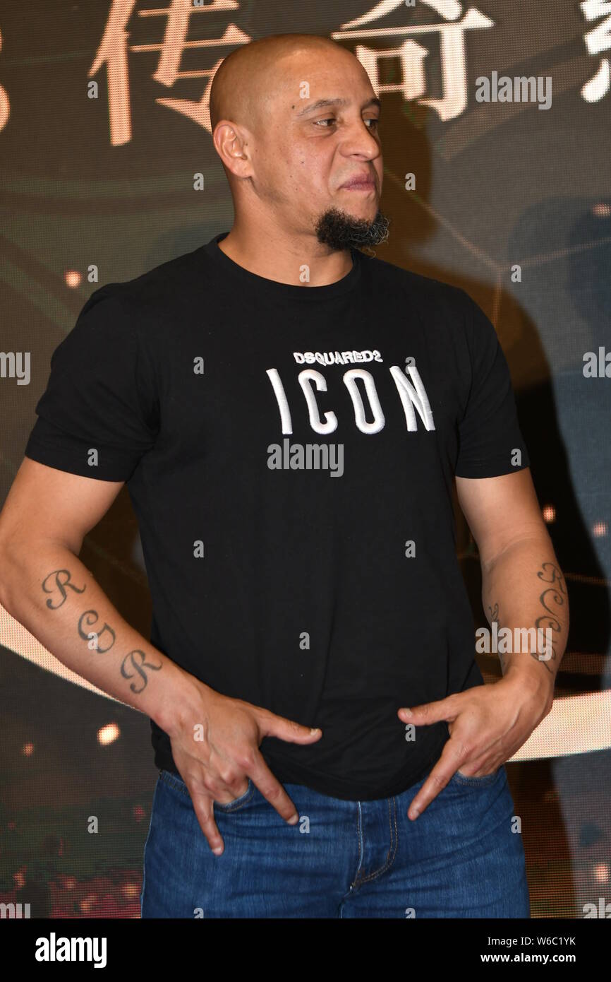 Brasiliano ex calciatore Roberto Carlos partecipa ad un evento di beneficenza in Cina a Shanghai, 21 maggio 2018. Foto Stock