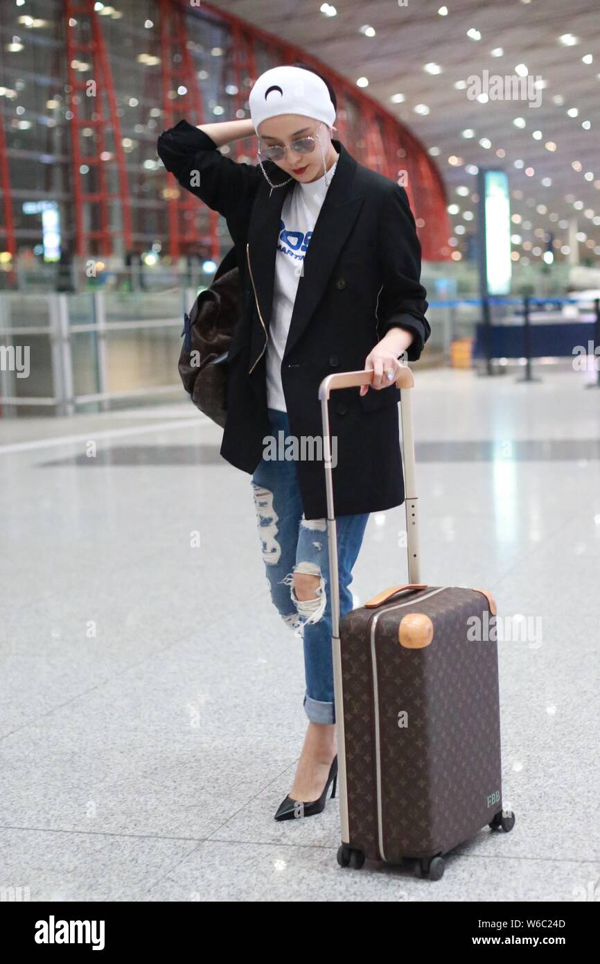 Attrice cinese Fan Bingbing arriva presso l'Aeroporto Internazionale Capital di Pechino per la settantunesima Cannes Film Festival a Pechino, in Cina, il 8 maggio 2018. Foto Stock