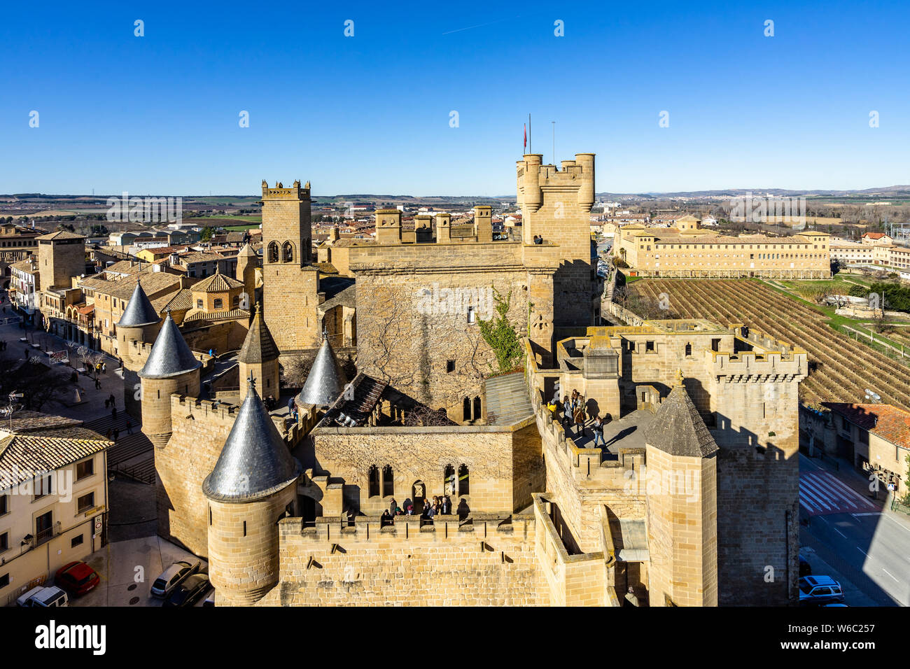 Vista aerea del Palazzo Reale di Olite, un bellissimo castello medievale in Navarra, Spagna Foto Stock