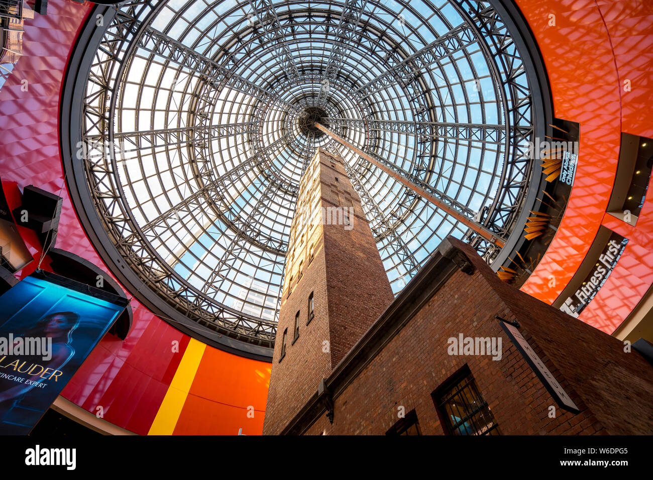 Melbourne, Australia - storica torre shot all'interno della centrale di Melbourne mall Foto Stock