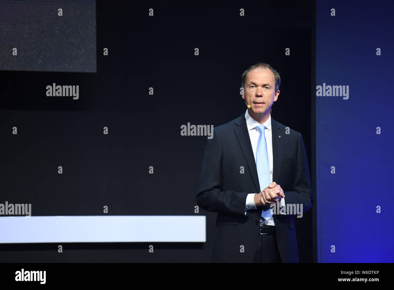 Mathias Carlbaum, capo delle operazioni commerciali, Executive Vice presidente e membro del Comitato Esecutivo della Scania AB, parla durante la manifestazione di lancio f Foto Stock