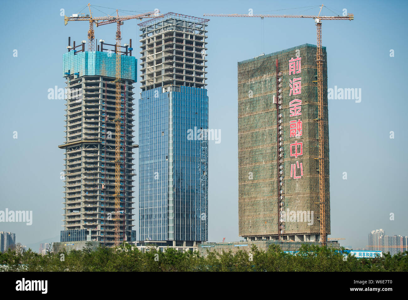Il nuovo grattacielo di edifici per uffici sono in costruzione a Qianhai e Area di Shekou di Shenzhen in Cina (Guangdong) pilota Zona di libero scambio nel ci di Shenzhen Foto Stock