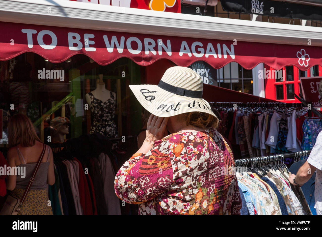 Negozi vintage nel cuore del North Laine, pezzi di antiquariato e vintage boutique nelle corsie in zona, set back dal lungomare a Brighton, Inghilterra. Foto Stock