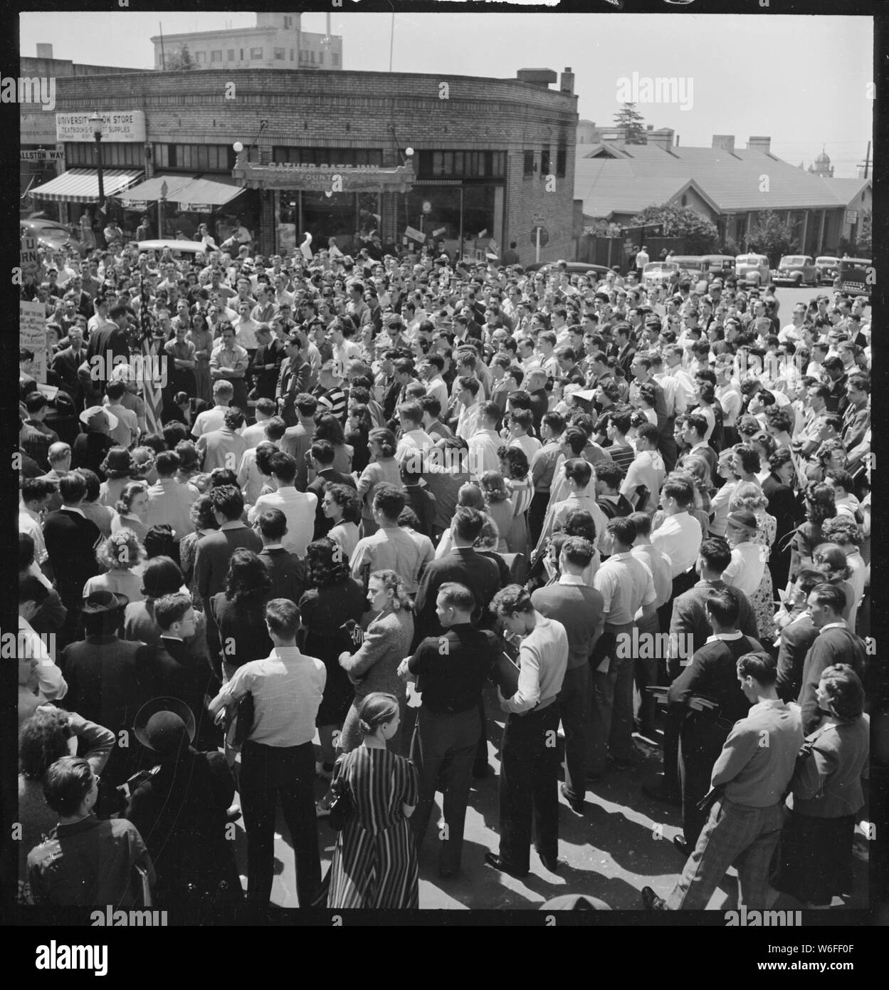 Berkeley, California. Università di California studente sciopero di pace. Circa la metà degli studenti assemblati presso la University of California la pace sciopero. La maggior parte di essi dispongono di libri e hanno tagliato i loro 11:00 classi Foto Stock