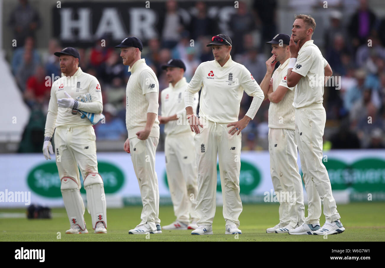 Inghilterra sguardo sconsolato durante il giorno una delle ceneri Test match a Edgbaston, Birmingham. Foto Stock