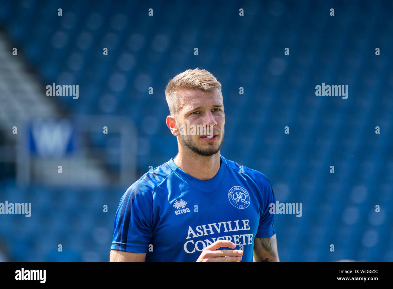 QPR scontrino Jan Mlakar sul prestito da Brighton a Loftus Road London W12 in una sessione di formazione Foto Stock