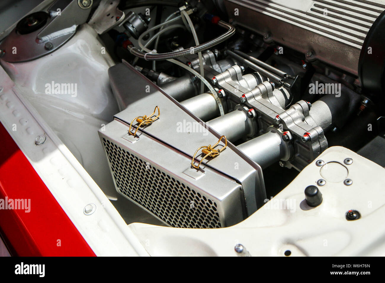 Un dettaglio della vettura sportiva motore. Si tratta di un rallye storico auto dal passato. Foto Stock