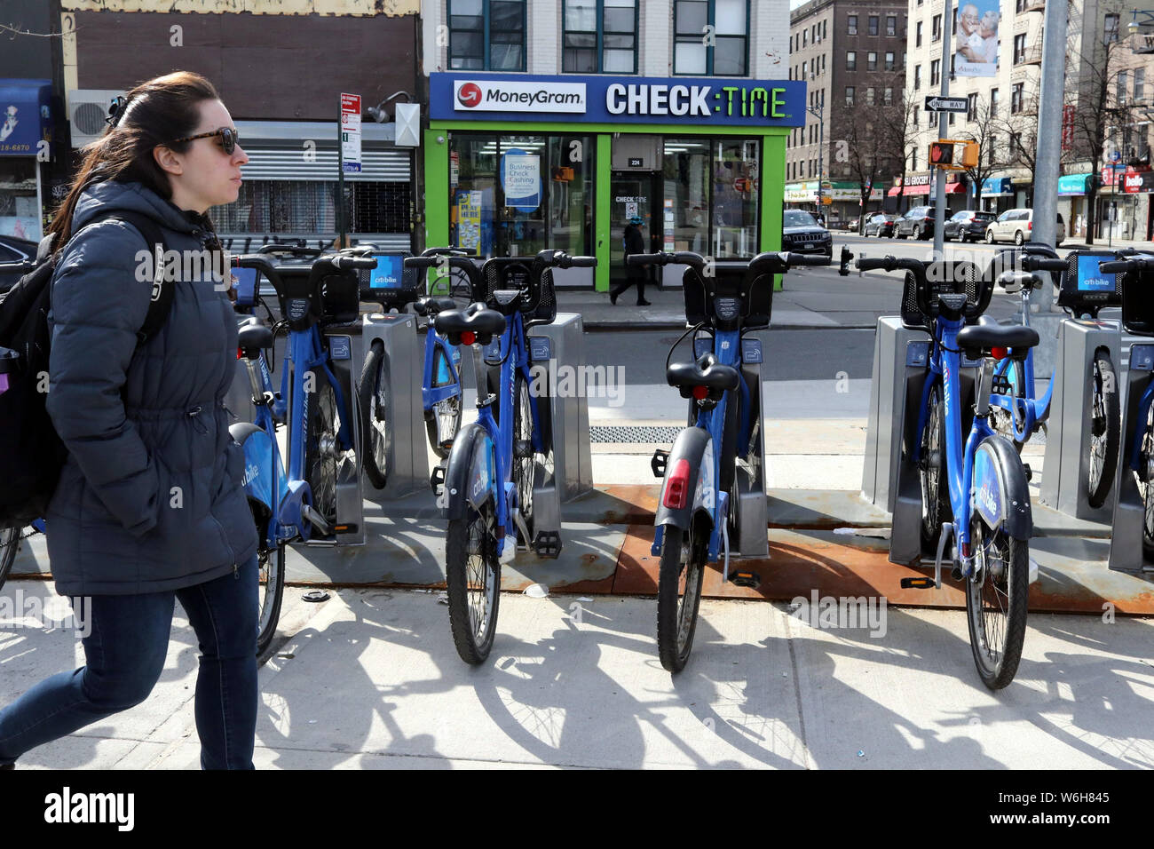 New York, NY, STATI UNITI D'AMERICA. 1st. Aug, 2019. Noleggio biciclette, ciclisti e memoriale per ciclisti ucciso mentre escursioni in bicicletta nella città di New York. © 2019 G. Ro Foto Stock