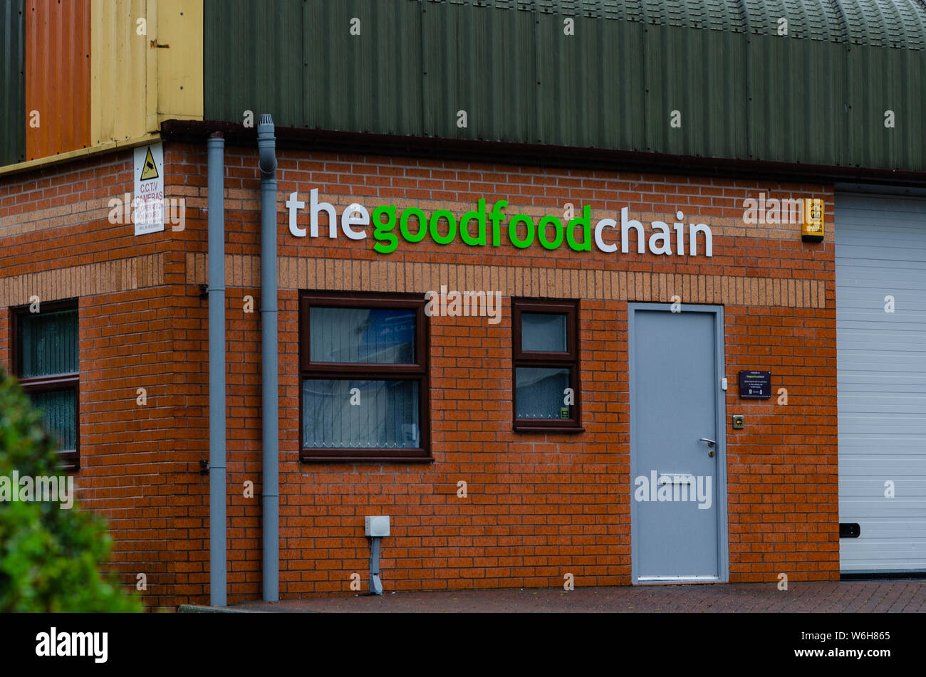Chiuso il buon cibo produzione di catena vuota e parcheggio. La posizione (pietra, Staffordshire) si sospetta in produzione panini con batteri Listeria Foto Stock