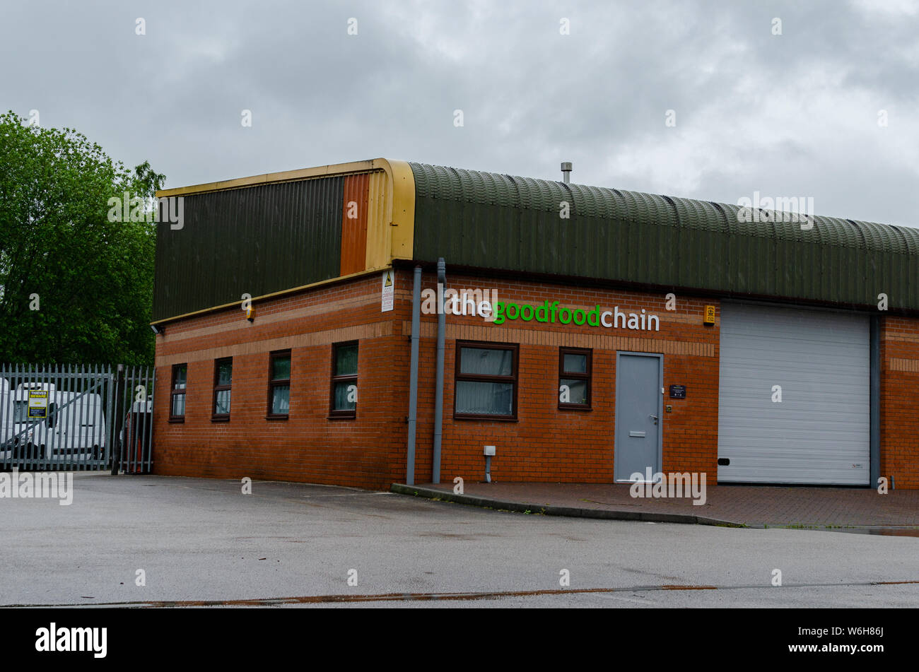 Chiuso il buon cibo produzione di catena vuota e parcheggio. La posizione (pietra, Staffordshire) si sospetta in produzione panini con batteri Listeria Foto Stock