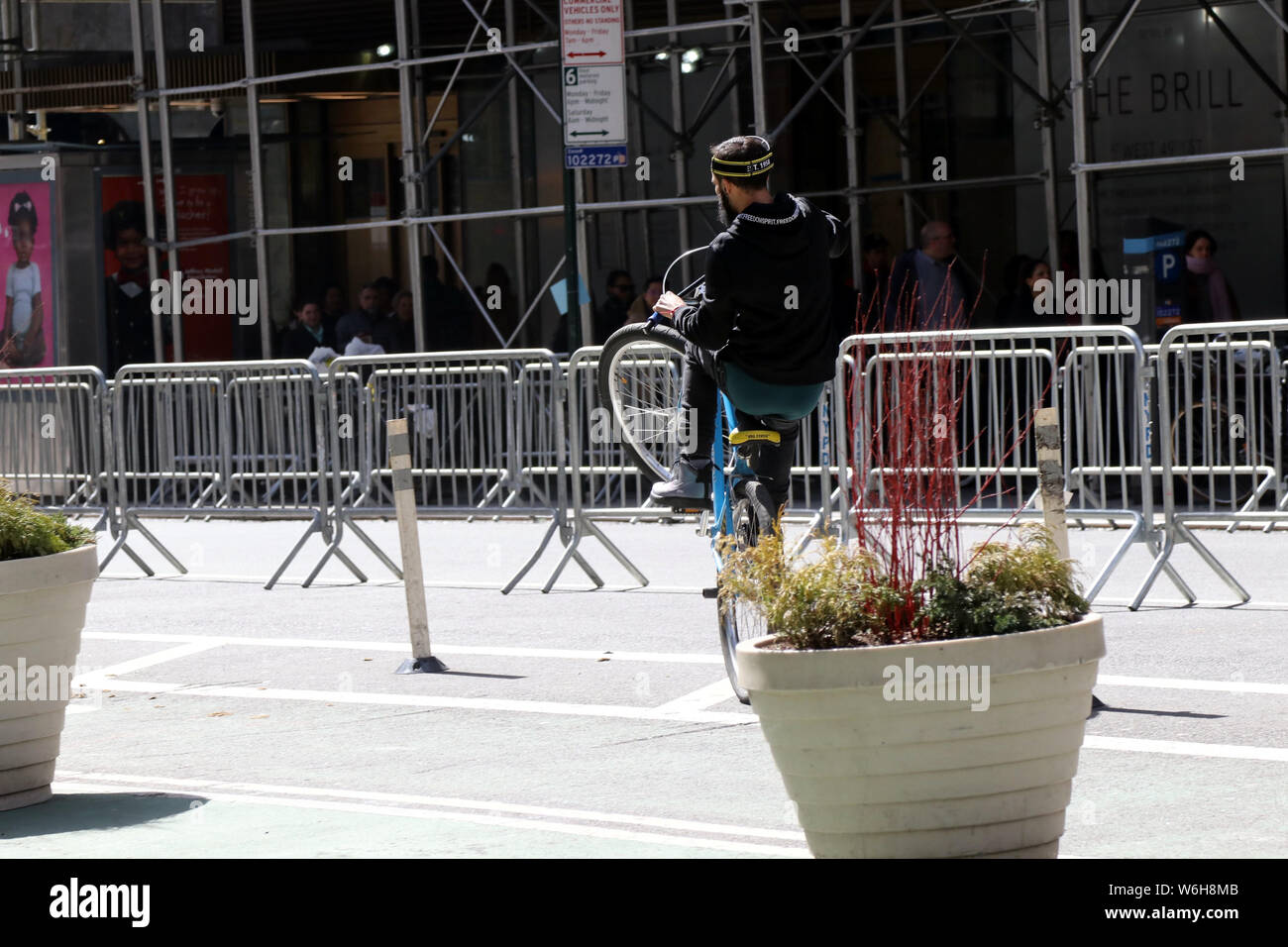 New York, NY, STATI UNITI D'AMERICA. 1st. Aug, 2019. Noleggio biciclette, ciclisti e memoriale per ciclisti ucciso mentre escursioni in bicicletta nella città di New York. © 2019 G. Ro Foto Stock