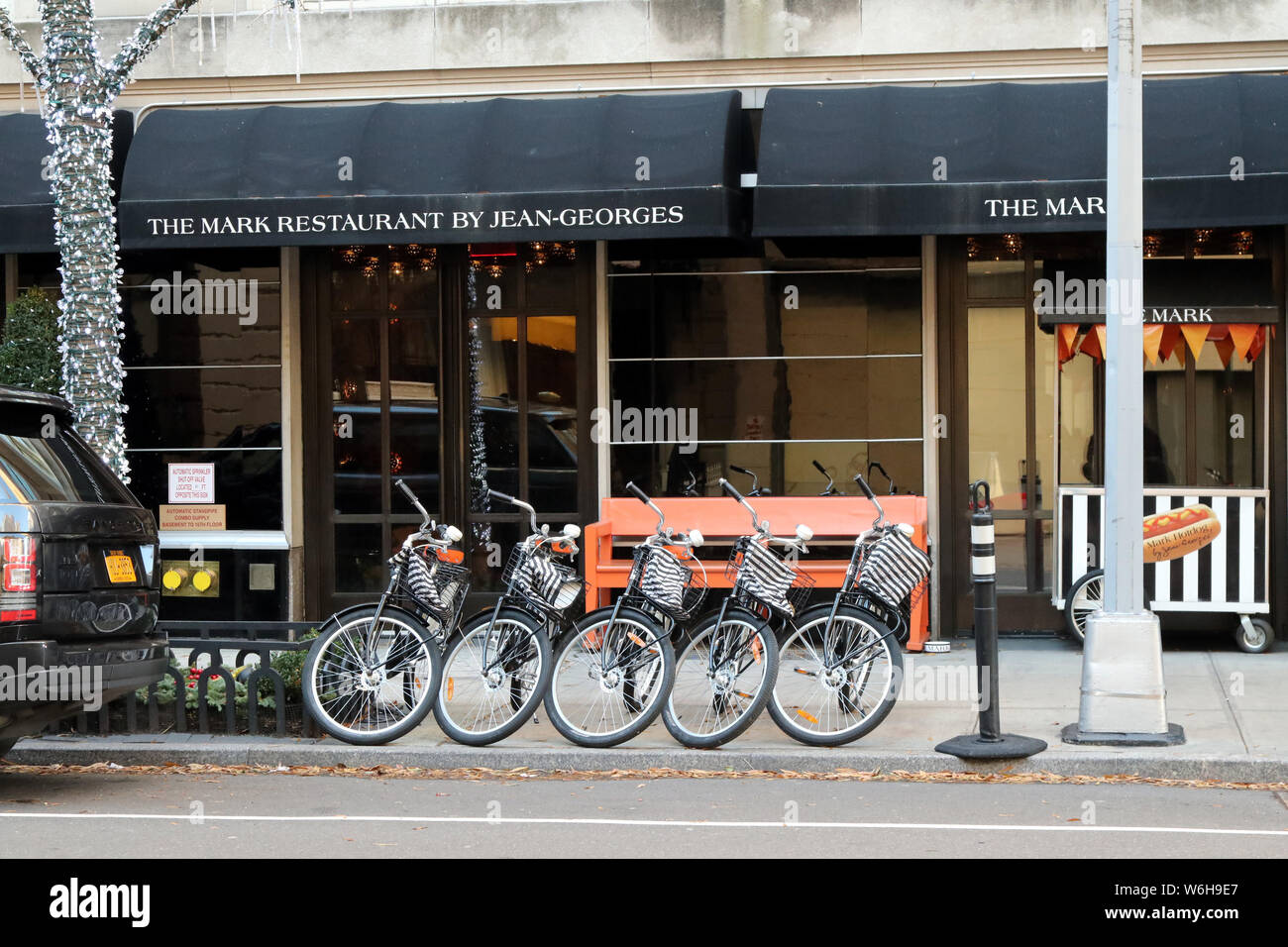 New York, NY, STATI UNITI D'AMERICA. 1st. Aug, 2019. Noleggio biciclette, ciclisti e memoriale per ciclisti ucciso mentre escursioni in bicicletta nella città di New York. © 2019 G. Ro Foto Stock