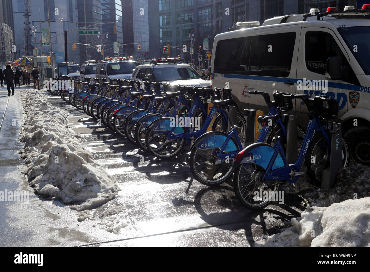 New York, NY, STATI UNITI D'AMERICA. 1st. Aug, 2019. Noleggio biciclette, ciclisti e memoriale per ciclisti ucciso mentre escursioni in bicicletta nella città di New York. © 2019 G. Ro Foto Stock