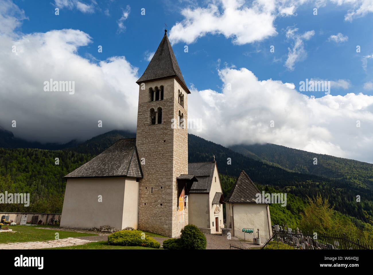 Vista da Castel Thun, Val di Non, in Trentino Alto Adige , Italia Foto Stock