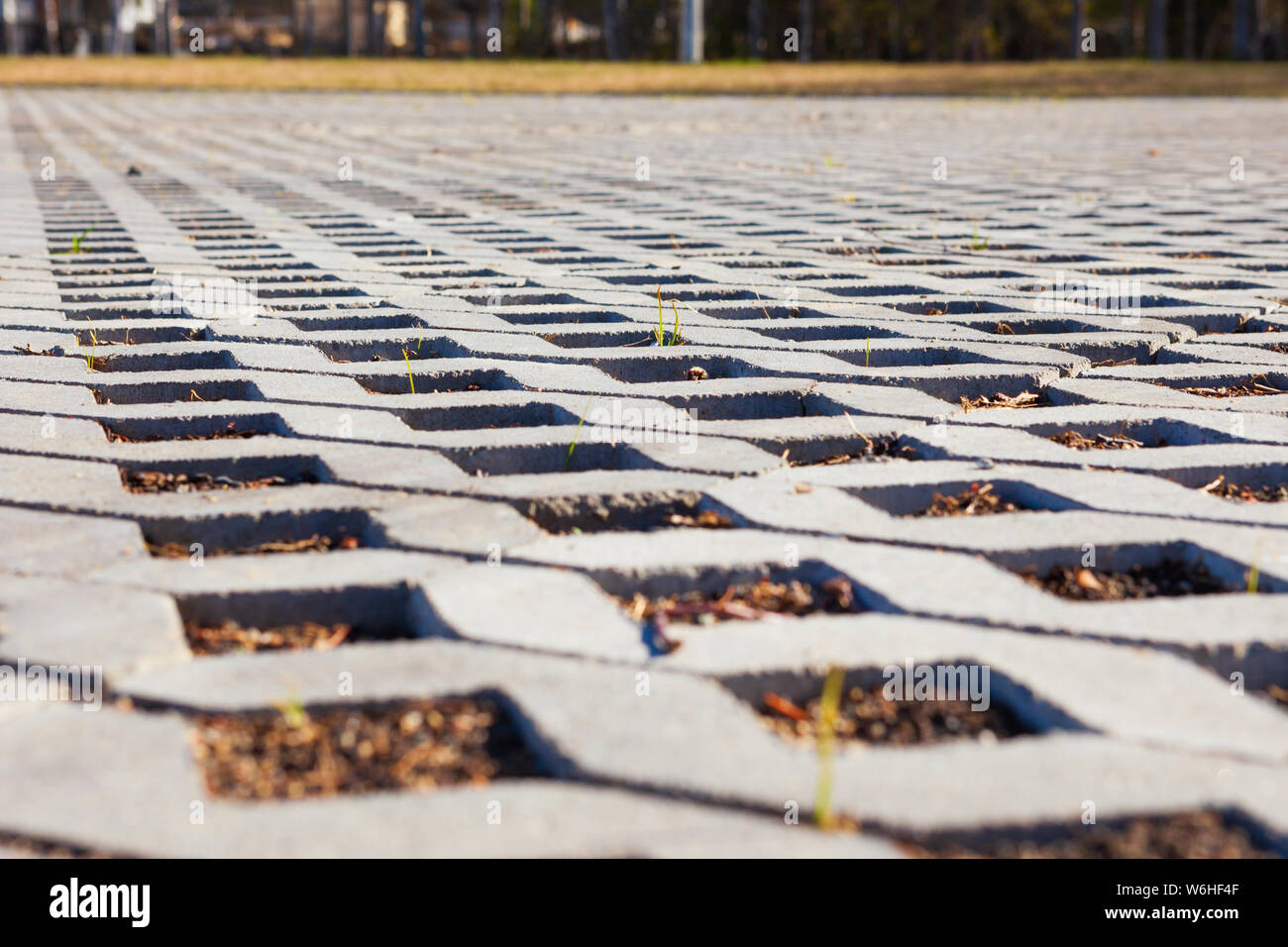 Moderno e pietre per pavimentazione stradale, sulla strada per la casa Foto Stock