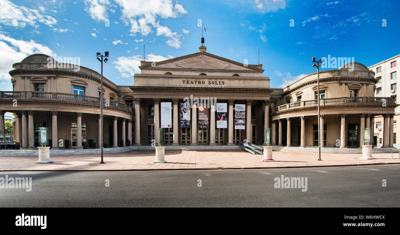 Teatro Solis di Montevideo è un bellissimo esempio di architettura neoclassica, uno di dell Uruguay più preziosi tesori culturali, Montevideo, Uruguay Foto Stock