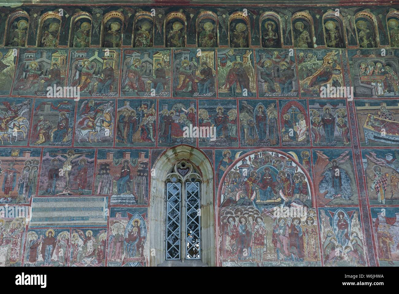 Affreschi alle pareti, monastero umorismo, monastero chiesa Adormirea Maicii Domnului, convento ortodosso, patrimonio culturale mondiale dell Unesco, Moldau monastero, Gura Foto Stock