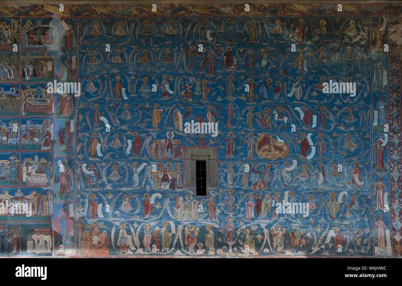 Affreschi murali, monastero chiesa di Saint George, 1547, Sito Patrimonio Mondiale dell'Unesco, Voronet, Romania Foto Stock