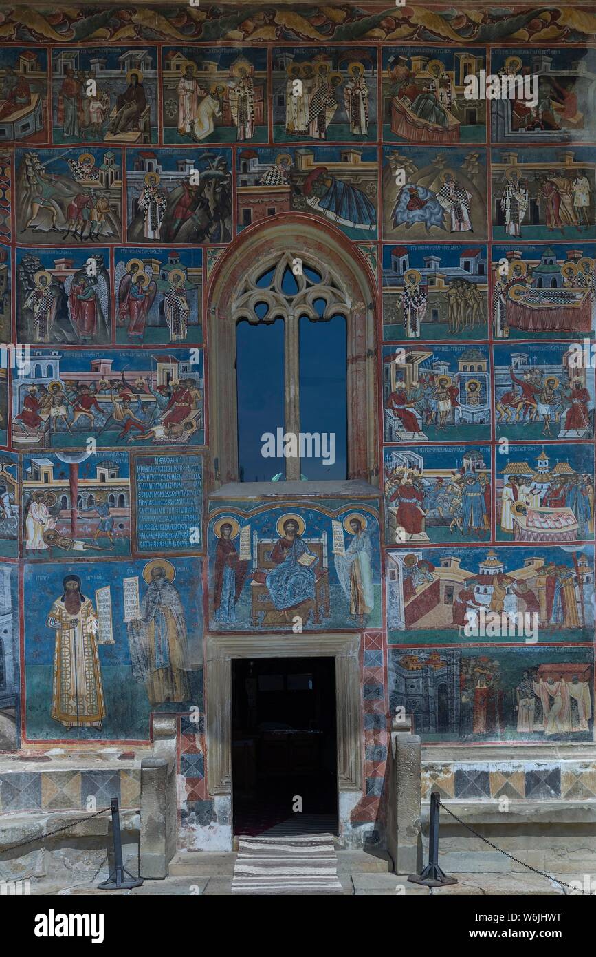 Affreschi murali, monastero chiesa di Saint George, 1547, Sito Patrimonio Mondiale dell'Unesco, Voronet, Romania Foto Stock