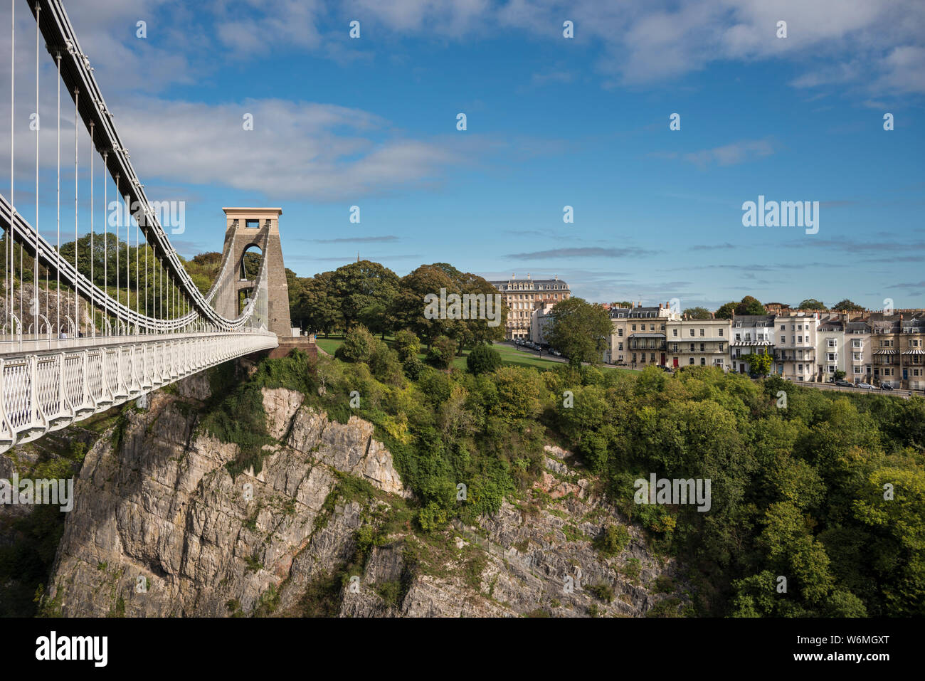 Il Clifton Suspension Bridge spanning Avon Gorge e il fiume Avon, Bristol, Regno Unito Foto Stock