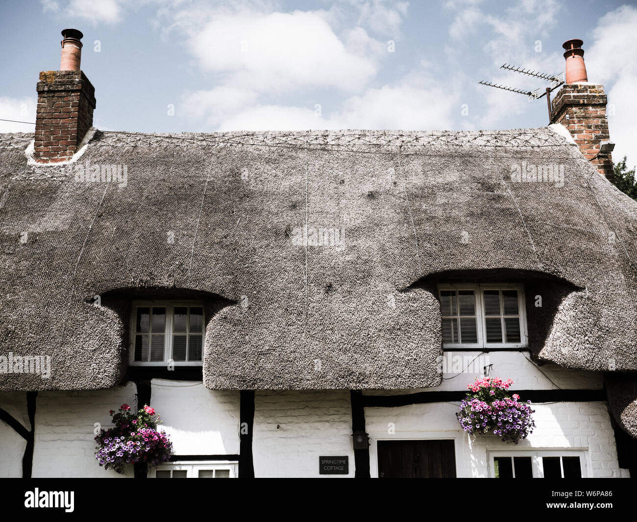 Cottage con il tetto di paglia, idillio rurale, Chiltern Hills, Aldworth, Berkshire, Inghilterra, Regno Unito, GB. Foto Stock