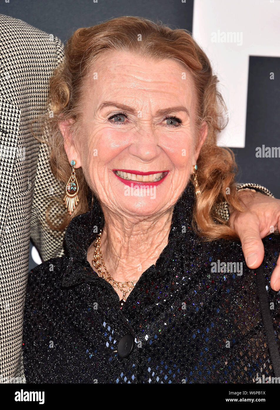 LOS ANGELES, CA - 01 agosto: Giulietta mulini assiste la premiere del XX Century Fox "l'arte di correre sotto la pioggia" a El Capitan theater su agosto 01, 2019 a Los Angeles, California. Foto Stock