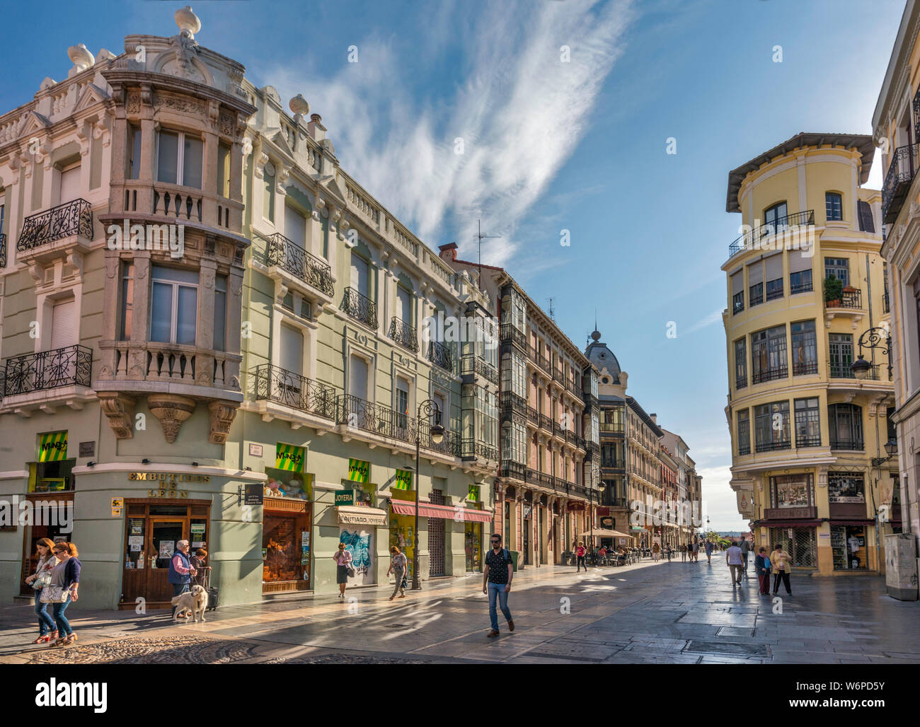 Edifici in Calle Ancha a Leon, Castilla y Leon, Spagna Foto Stock