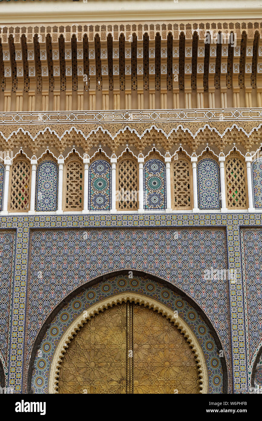 Fes, Marocco: 04 marzo 2019: Palazzo reale Fes Palais Royale è un esempio incredibile di restauro moderno. Foto Stock