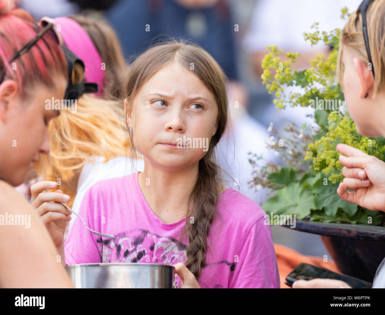 Stoccolma, Svezia. Il 2 agosto, 2019. 16-anno-vecchio clima svedese Greta attivista Thunberg ultima manifestazione a Stoccolma il venerdì prima di andare al Foto Stock