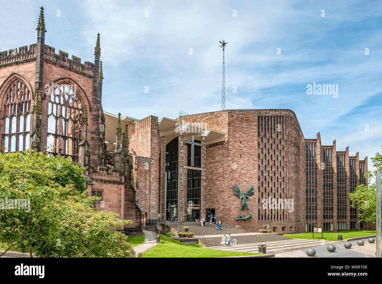 Rovine della cattedrale di Coventry, conosciuta anche come Cattedrale di San Michele, West Midlands, Inghilterra Foto Stock